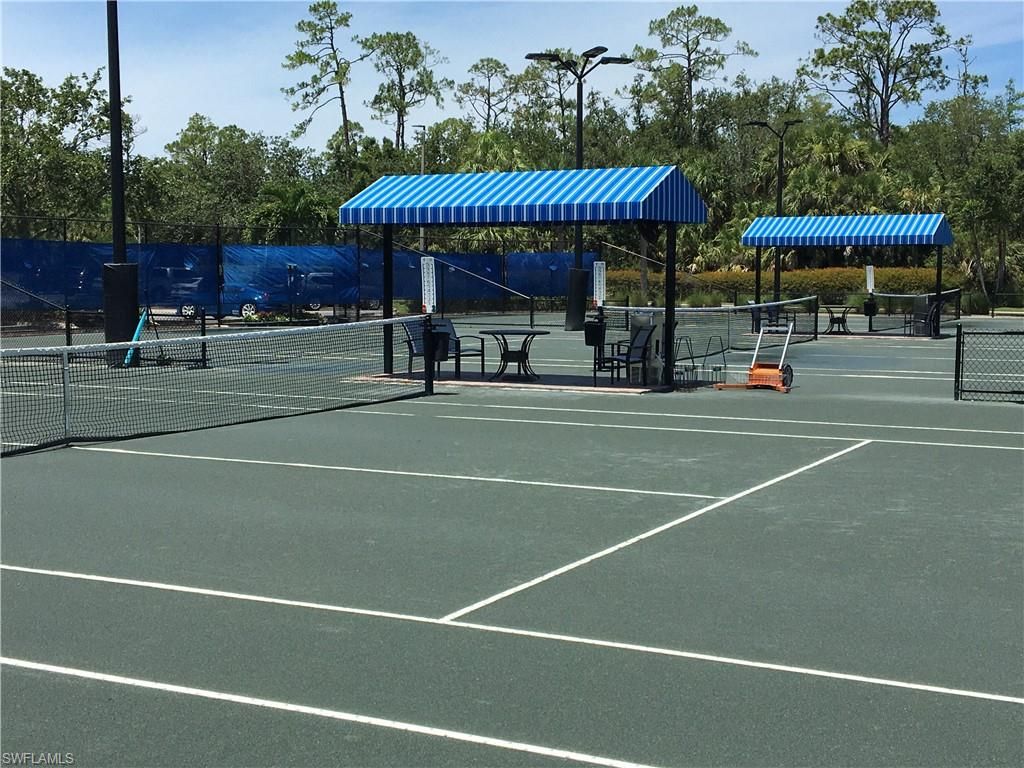 Exterior, Tennis Courts