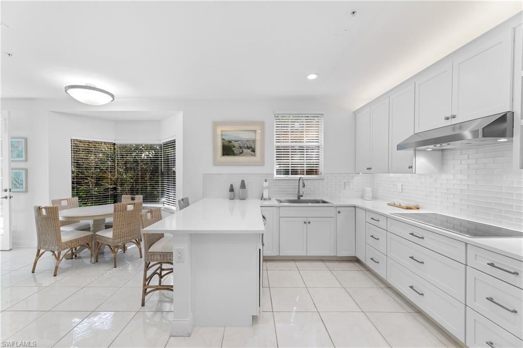 Dining room, Interior, Kitchen, Recessed Lighting