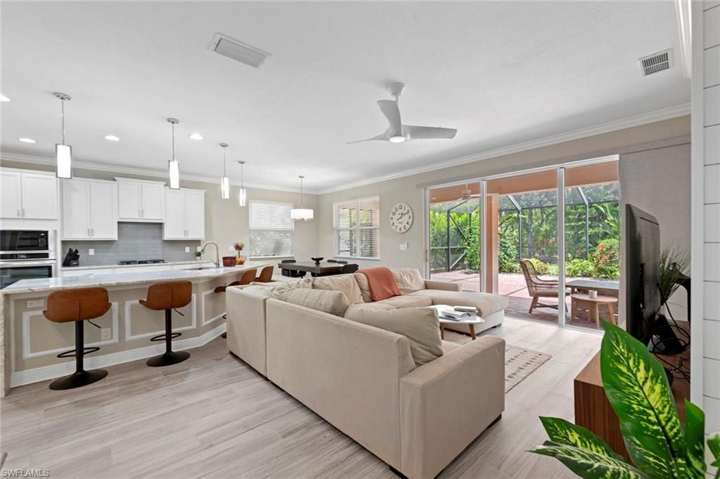 Interior, Kitchen, Living room, Pendant Lights, Recessed Lighting, Wood Texture Flooring