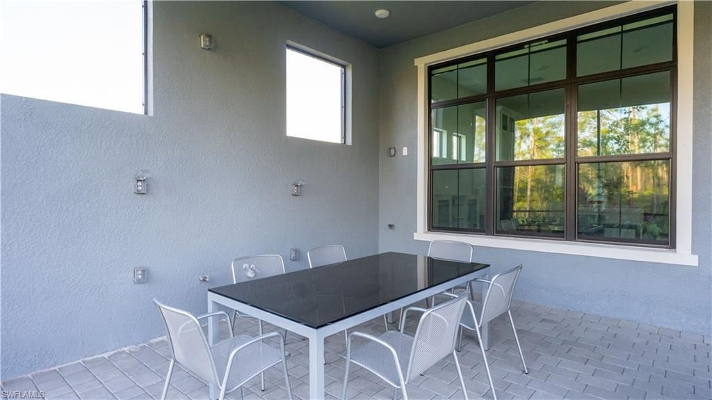 Dining room, Interior