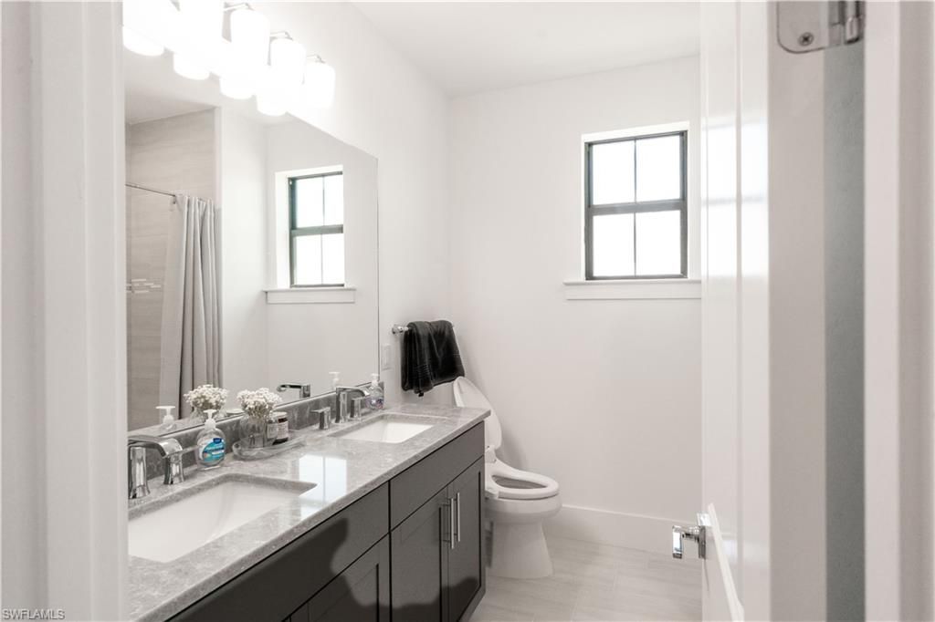 Bathroom, Dual Sink Vanities, Interior
