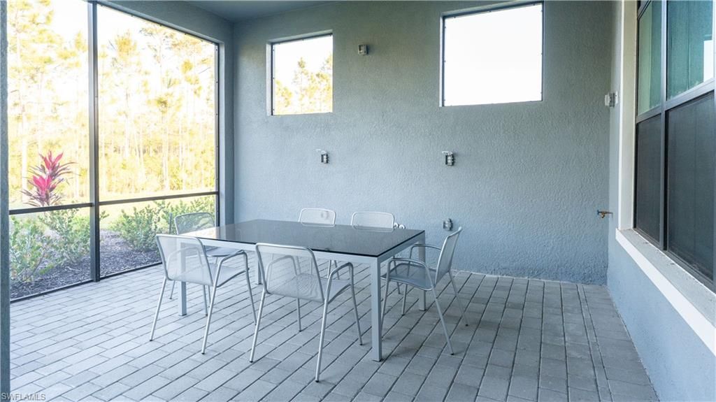 Dining room, Interior