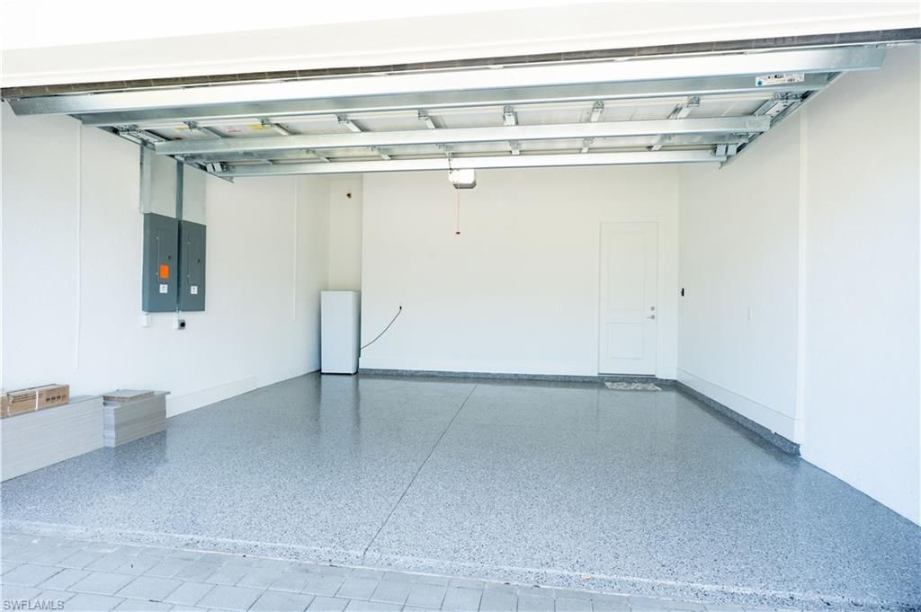 Elevator, Garage, Interior