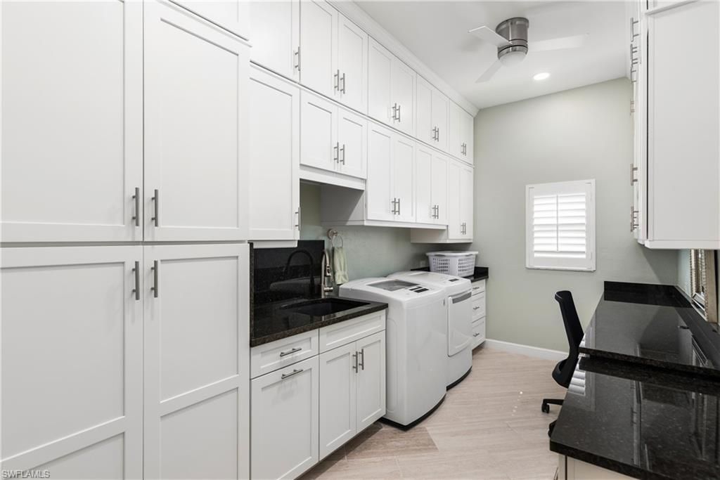 Interior, Recessed Lighting, Washer, Wood Texture Flooring