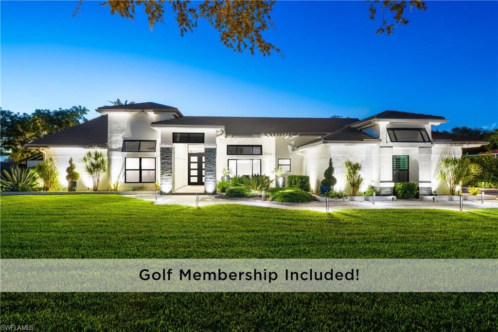 Backyard, Exterior, Facade, Modern