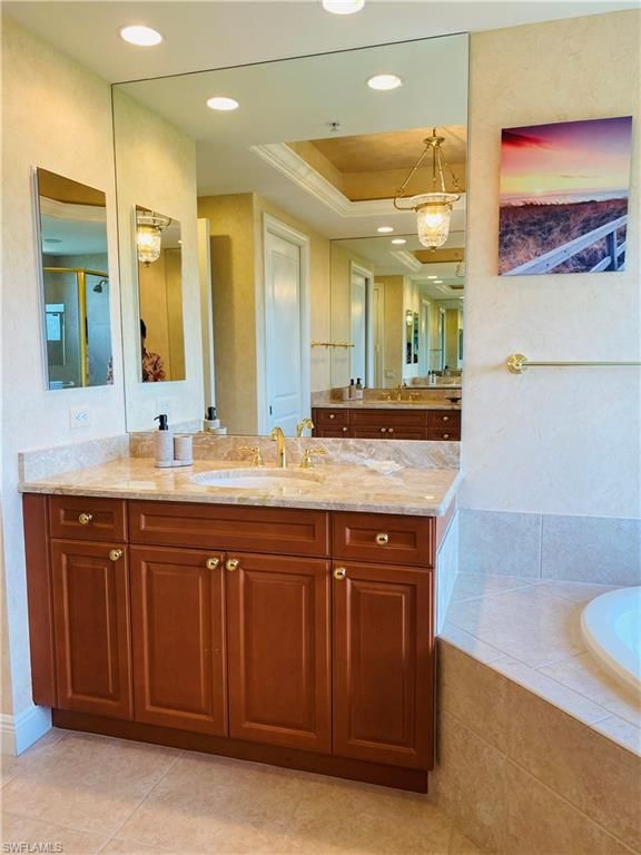 Bathroom, Dual Sink Vanities, Interior, Pendant Lights, Recessed Lighting