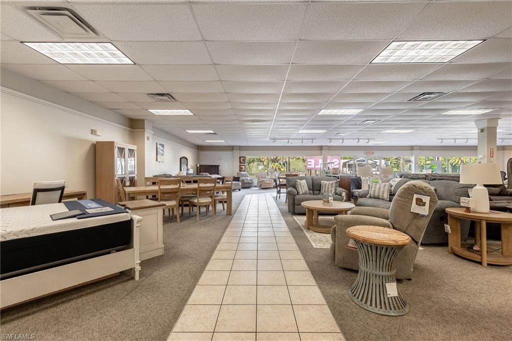Dining room, Interior, Living room, Recessed Lighting