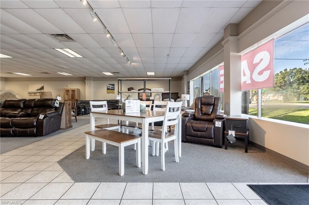Dining room, Interior, Living room, Recessed Lighting