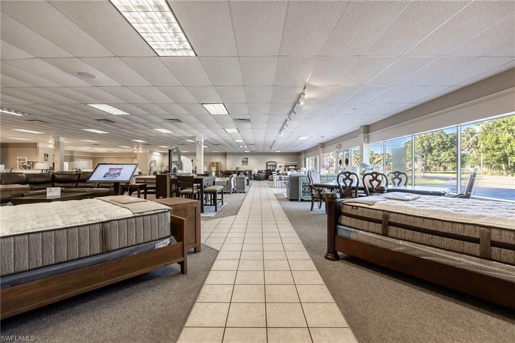 Bedroom, Dining room, Interior, Living room, Recessed Lighting