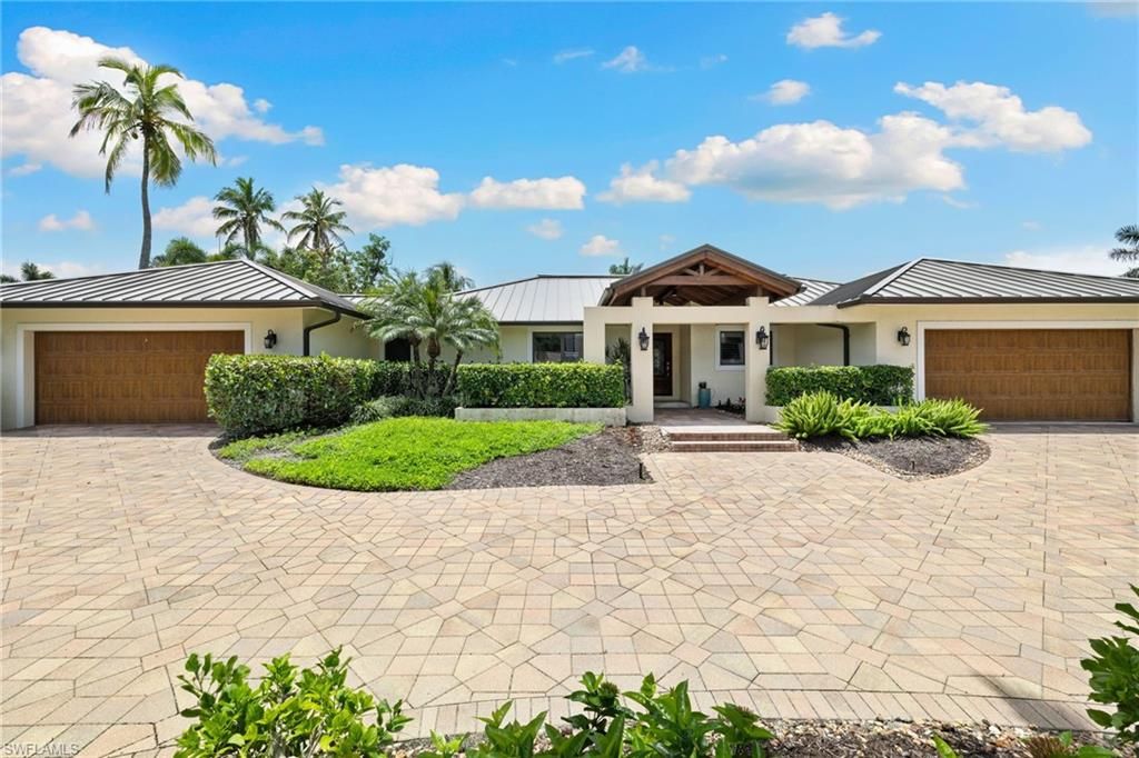 Attached, Exterior, Facade, Ranch