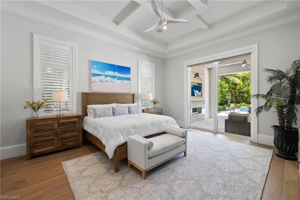 Chandelier, Dining room, Interior, Kitchen, Pendant Lights, Recessed Lighting, Stainless Steel Appliances, Wood Texture Flooring