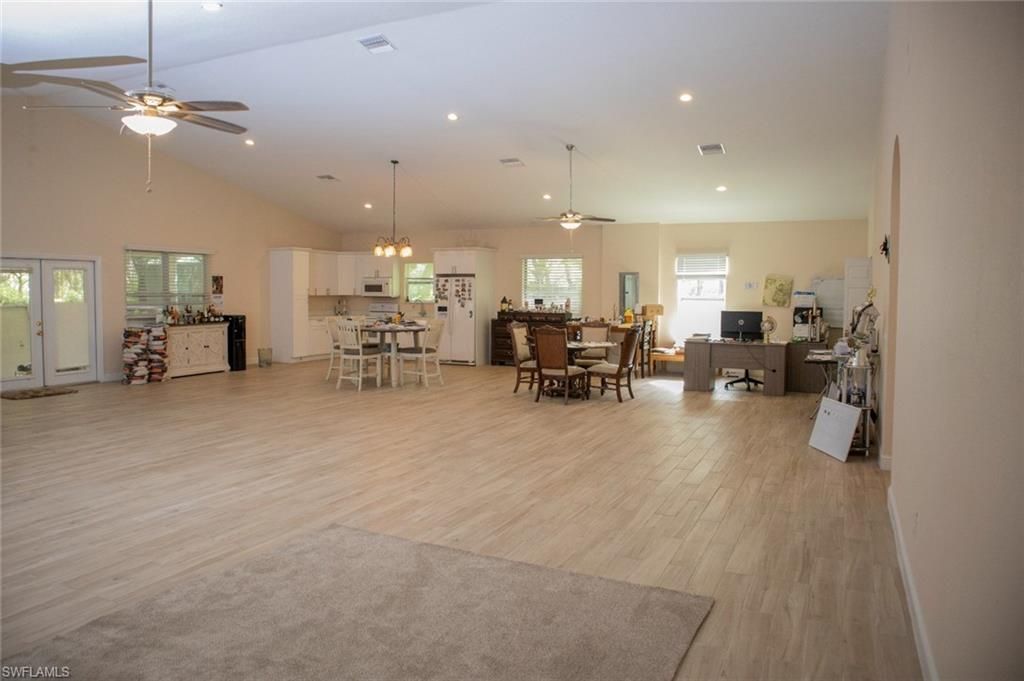 Chandelier, Dining room, Interior, Kitchen, Pendant Lights, Recessed Lighting, Wood Texture Flooring