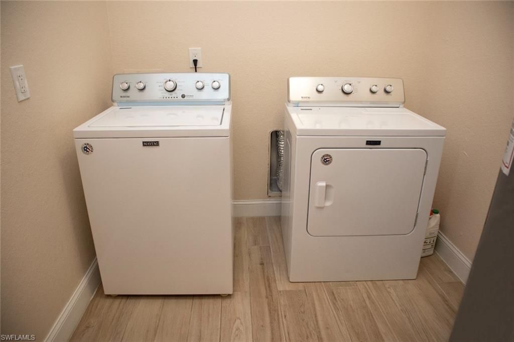 Interior, Utility Closets, Washer, Wood Texture Flooring