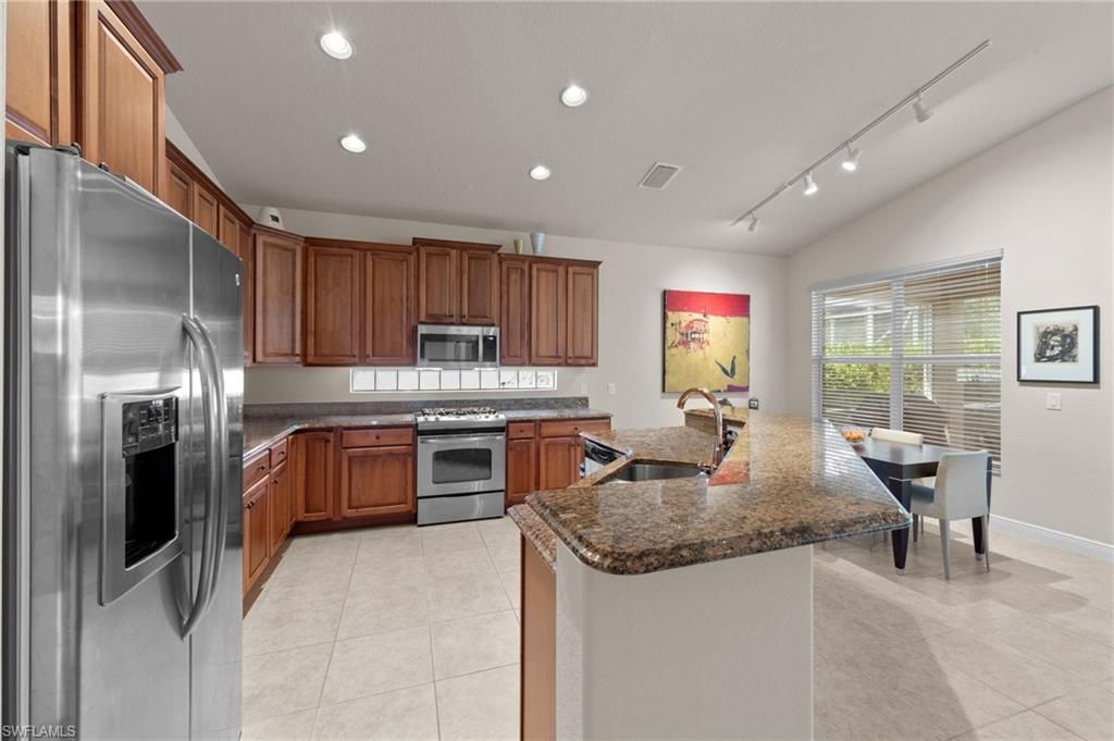 Dining room, Interior, Kitchen, Recessed Lighting, Stainless Steel Appliances