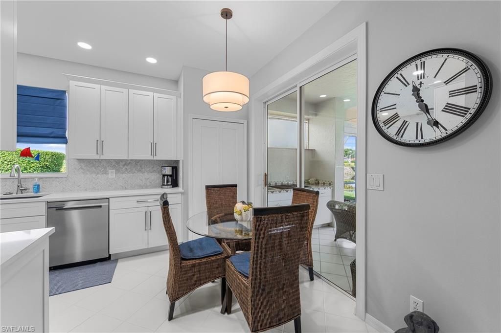 Dining room, Interior, Kitchen, Pendant Lights, Recessed Lighting, Stainless Steel Appliances