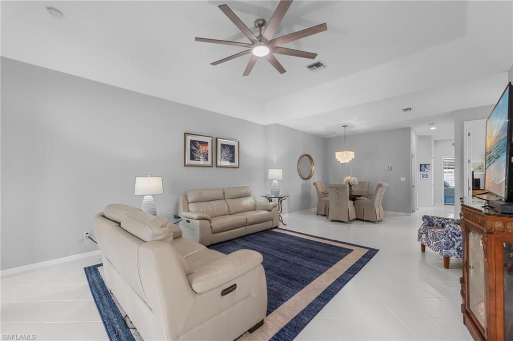 Dining room, Interior, Living room, Pendant Lights