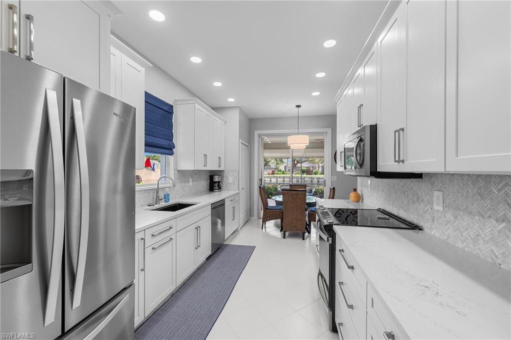 Dining room, Interior, Kitchen, Pendant Lights, Recessed Lighting, Stainless Steel Appliances