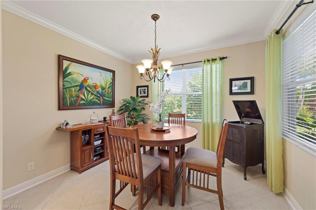 Chandelier, Dining room, Interior