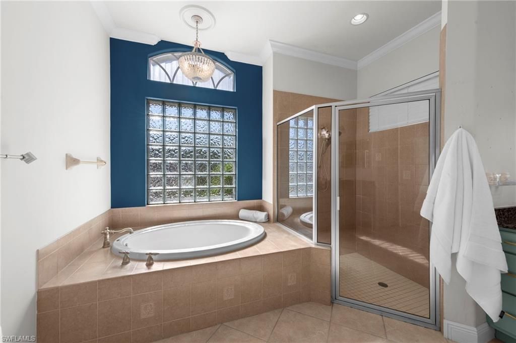 Bathroom, Glass Shower, Interior, Pendant Lights, Recessed Lighting