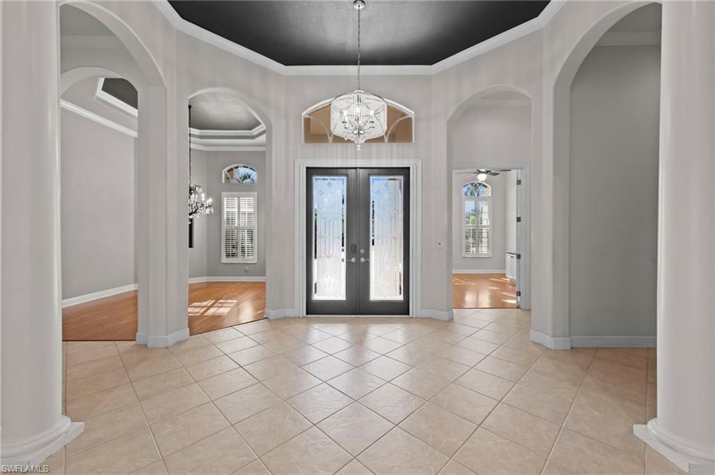 Chandelier, Interior, Pendant Lights