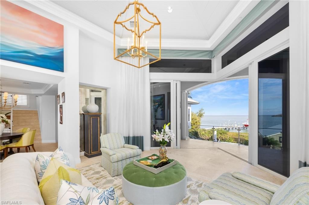 Chandelier, Dining room, Interior, Living room, Pendant Lights, Water