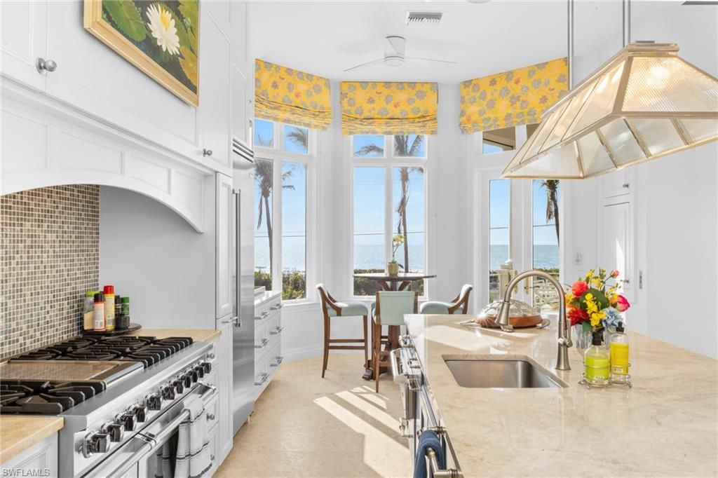 Dining room, Interior, Kitchen, Water