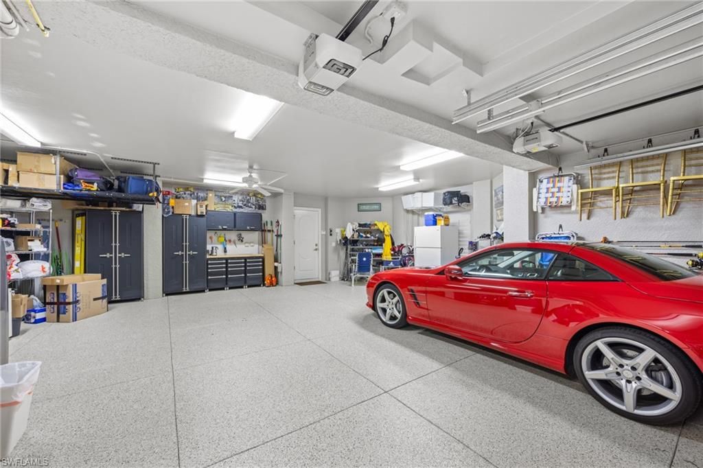 Garage, Interior