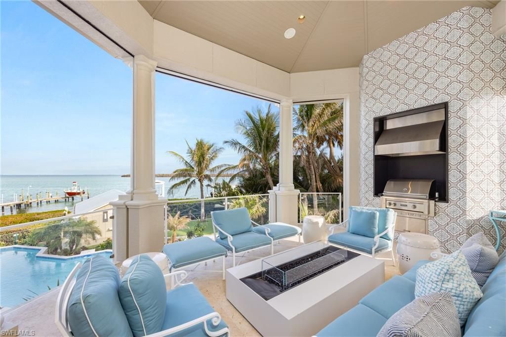 Exterior, Interior, Living room, Water