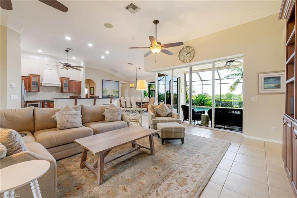 Dining room, Interior, Living room, Pendant Lights, Recessed Lighting