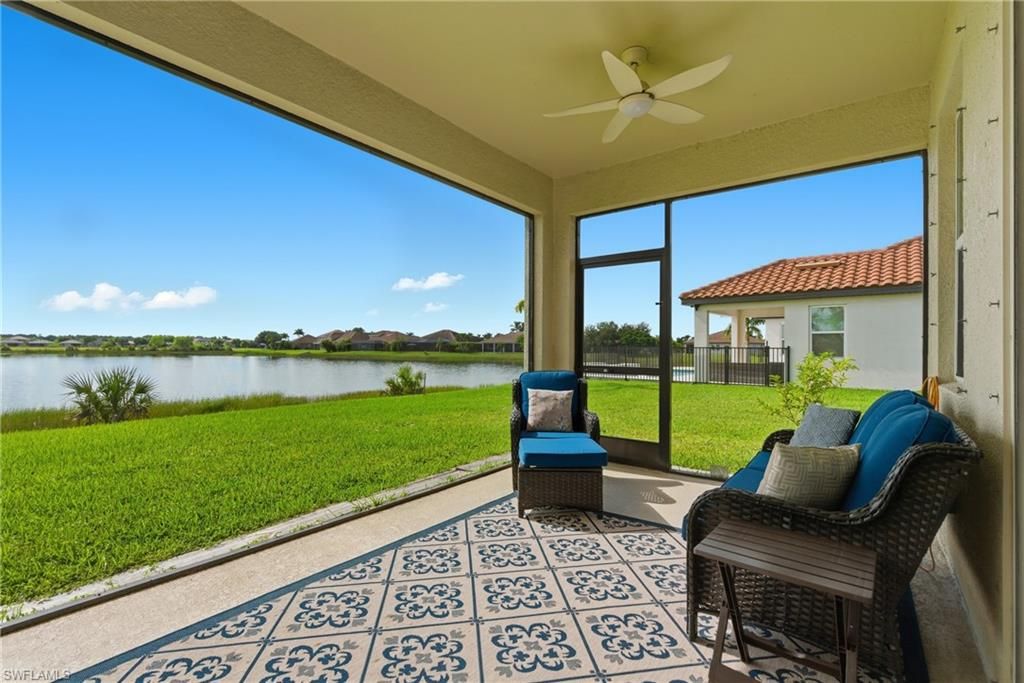 Interior, Sun Room, Water