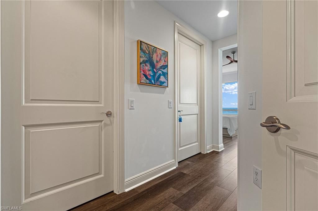 Interior, Recessed Lighting, Water, Wood Texture Flooring