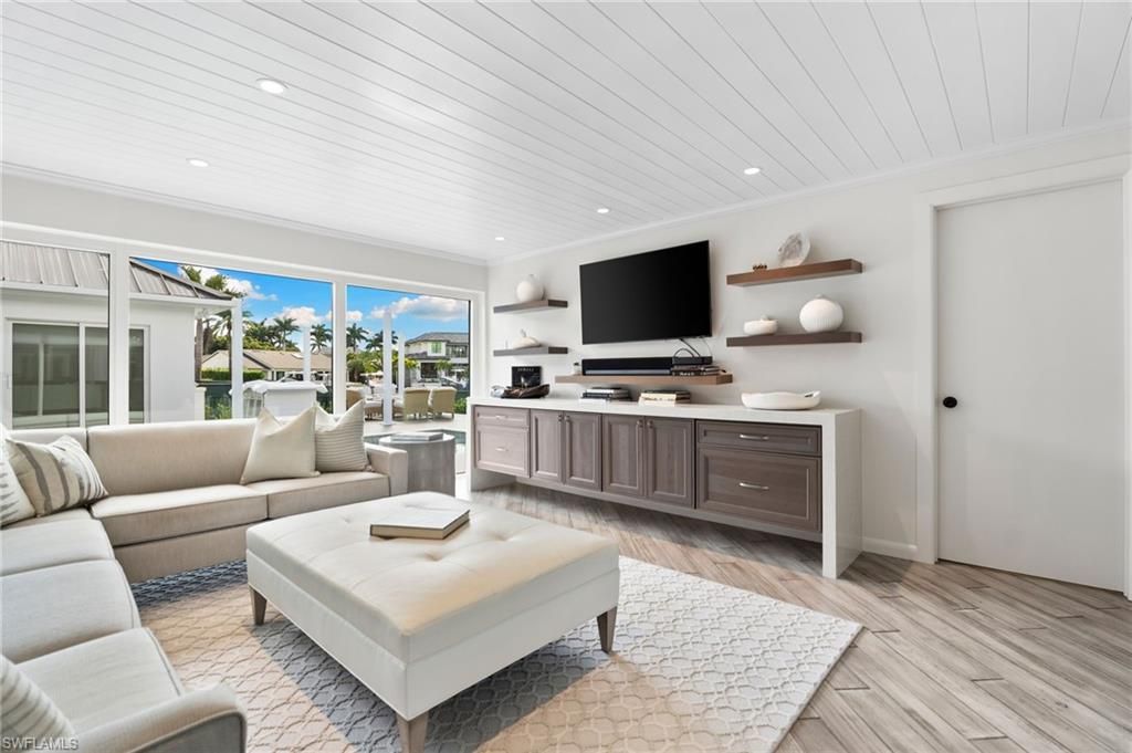 Interior, Living room, Recessed Lighting, Wood Texture Flooring