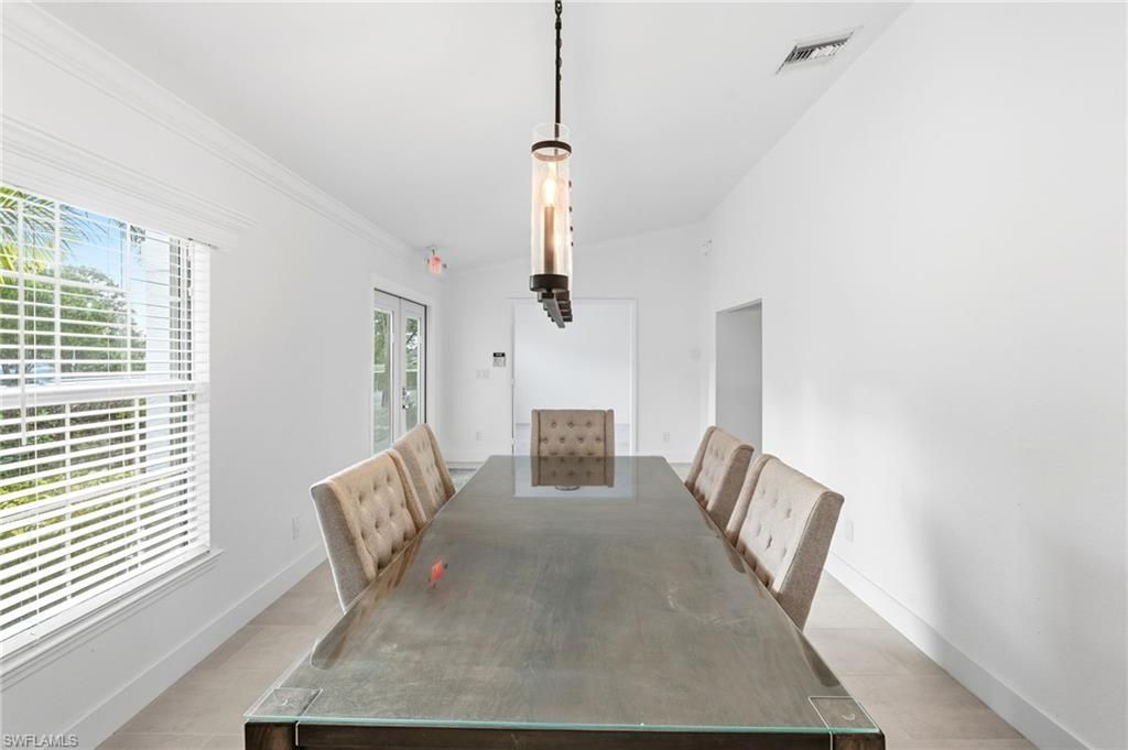 Dining room, Interior, Pendant Lights