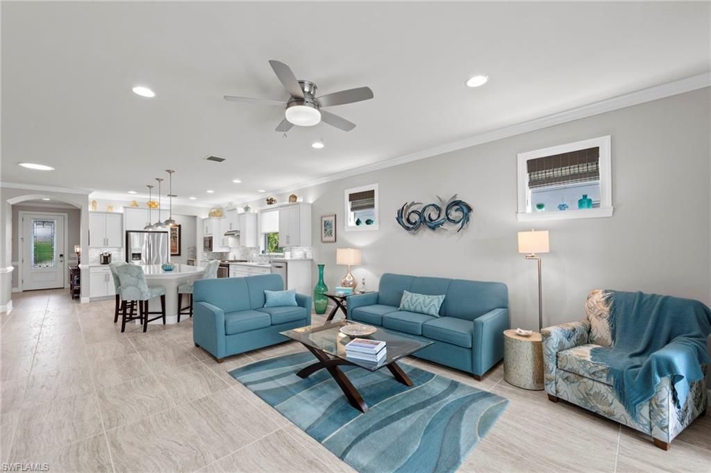 Interior, Kitchen, Living room, Pendant Lights, Recessed Lighting, Stainless Steel Appliances