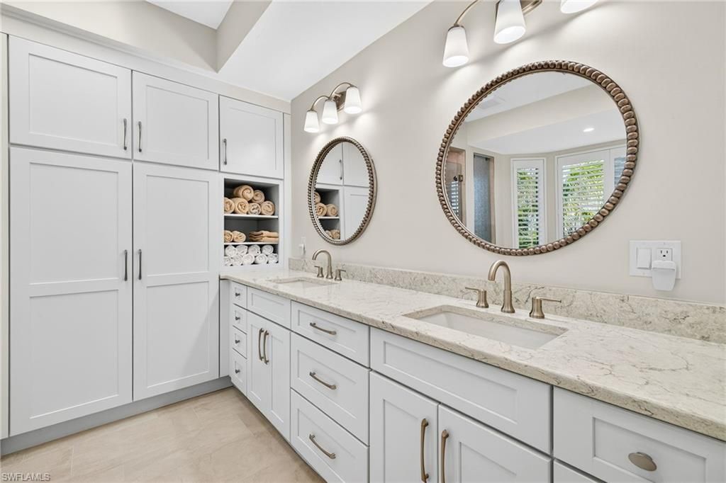 Bathroom, Dual Sink Vanities, Interior