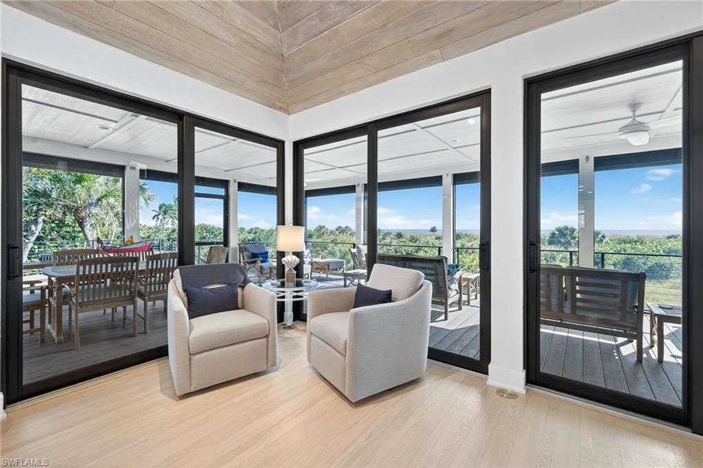 Dining room, Interior, Living room, Sun Room, Wooden Ceilings, Wood Texture Flooring