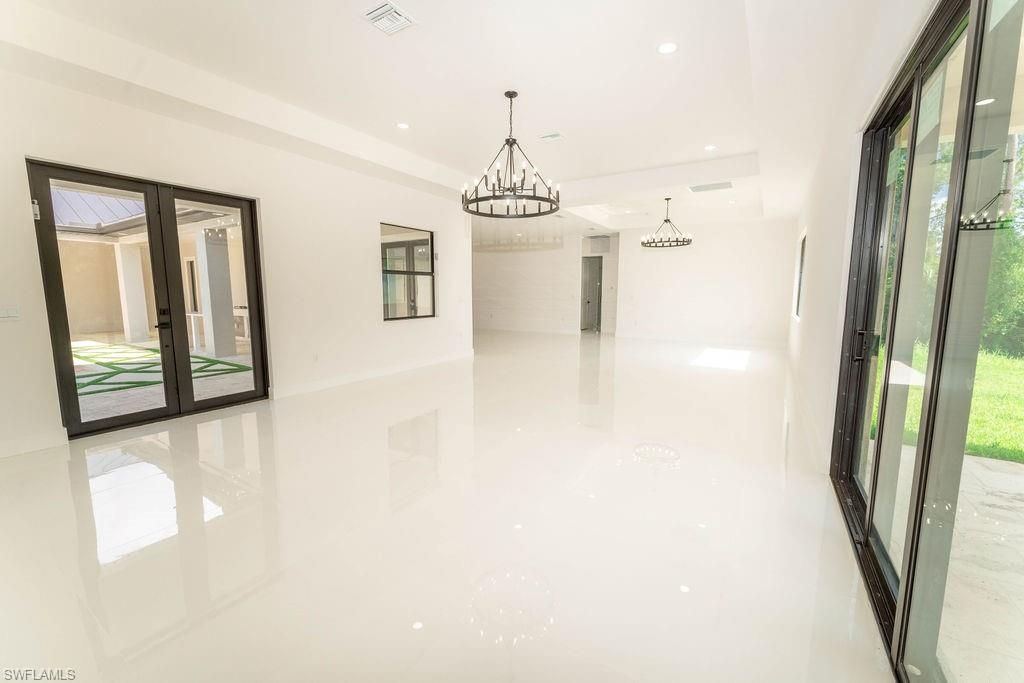 Chandelier, Empty room, Interior, Pendant Lights, Recessed Lighting