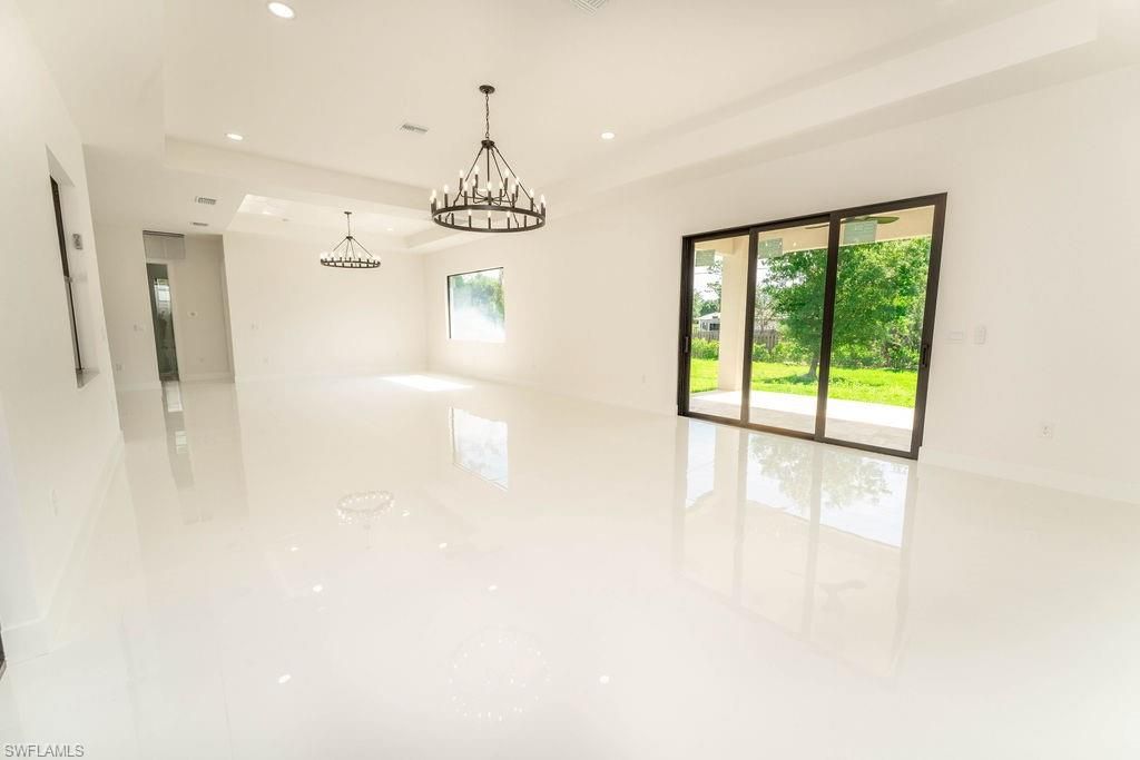 Chandelier, Empty room, Interior, Pendant Lights, Recessed Lighting