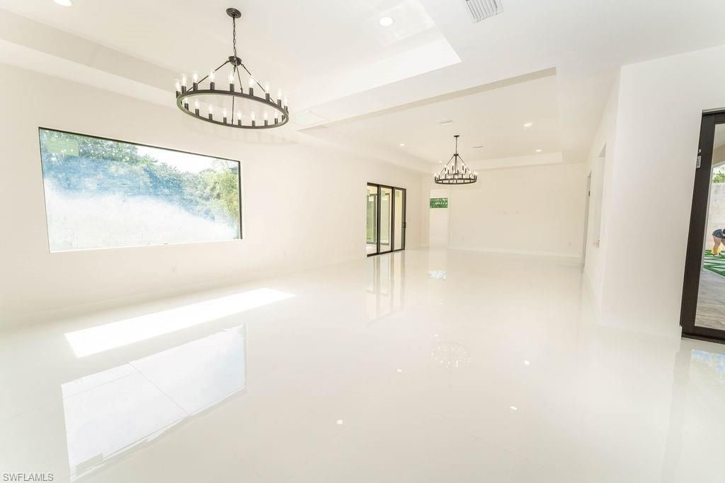 Chandelier, Empty room, Interior, Pendant Lights, Recessed Lighting
