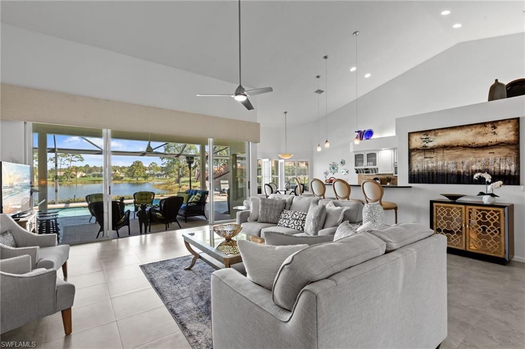 Dining room, Interior, Living room, Pendant Lights, Recessed Lighting, Water