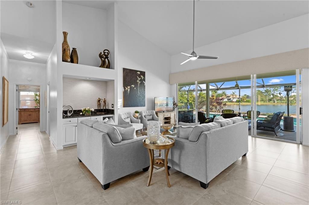 Interior, Living room, Water