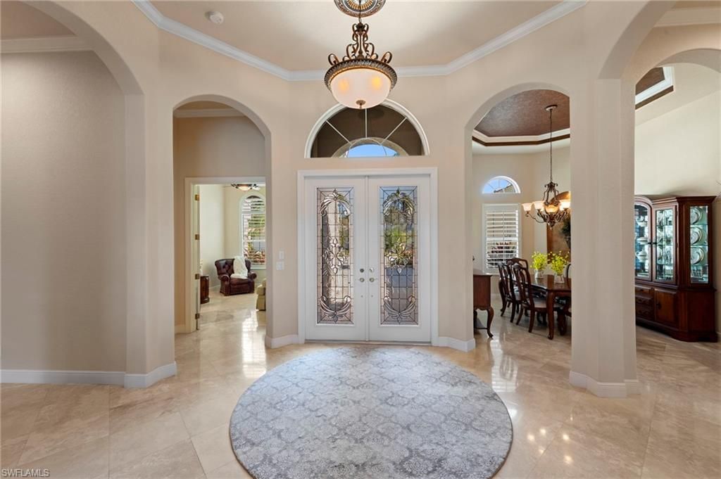 Chandelier, Dining room, Interior, Pendant Lights