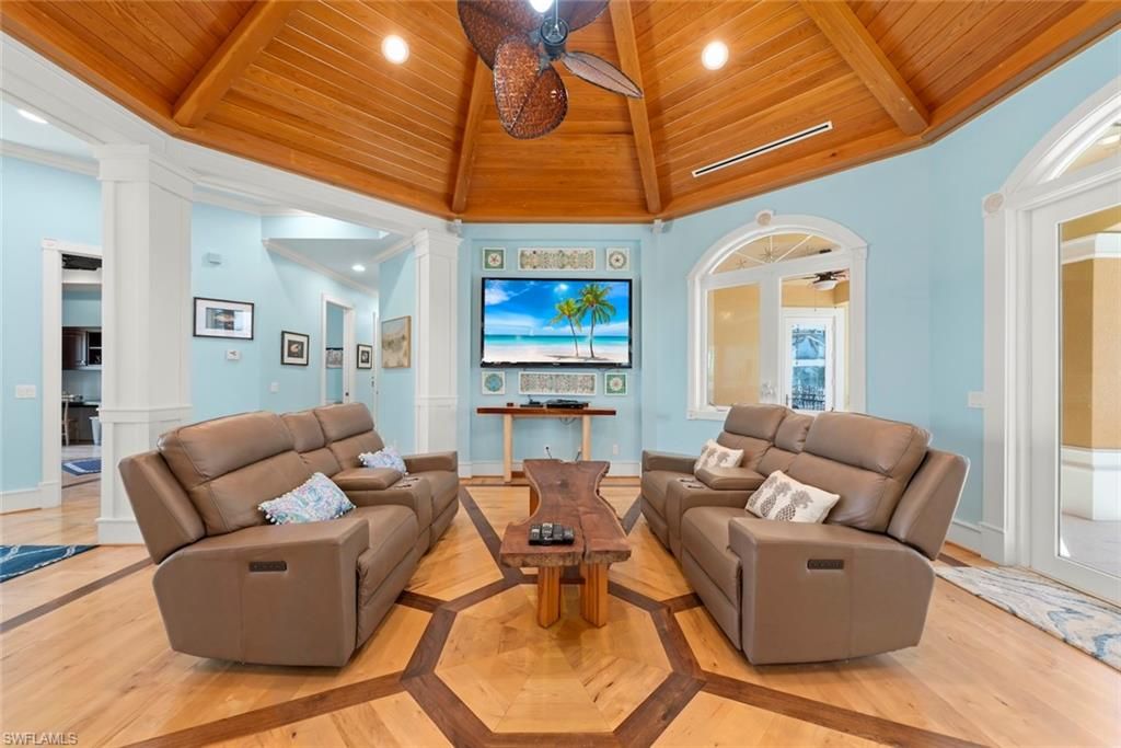 Interior, Living room, Recessed Lighting, Wooden Beams, Wooden Ceilings, Wood Texture Flooring