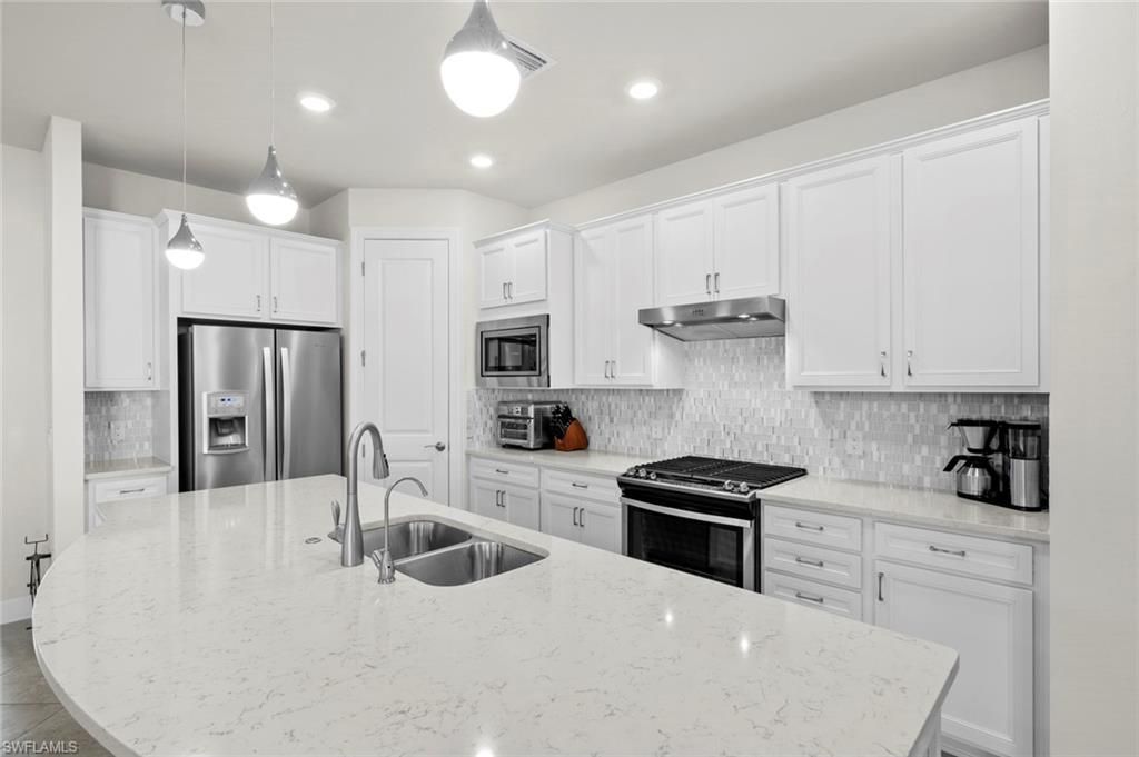 Interior, Kitchen, Pendant Lights, Recessed Lighting, Stainless Steel Appliances