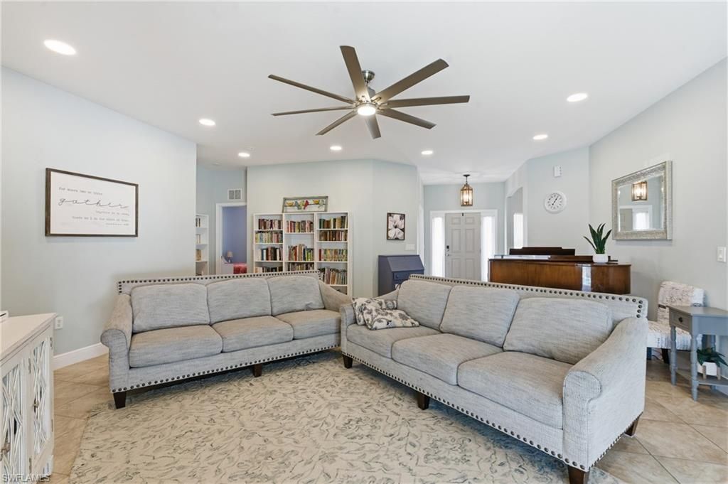 Interior, Living room, Pendant Lights, Recessed Lighting