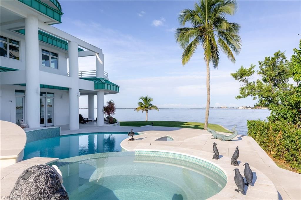 Exterior, Pool, Water