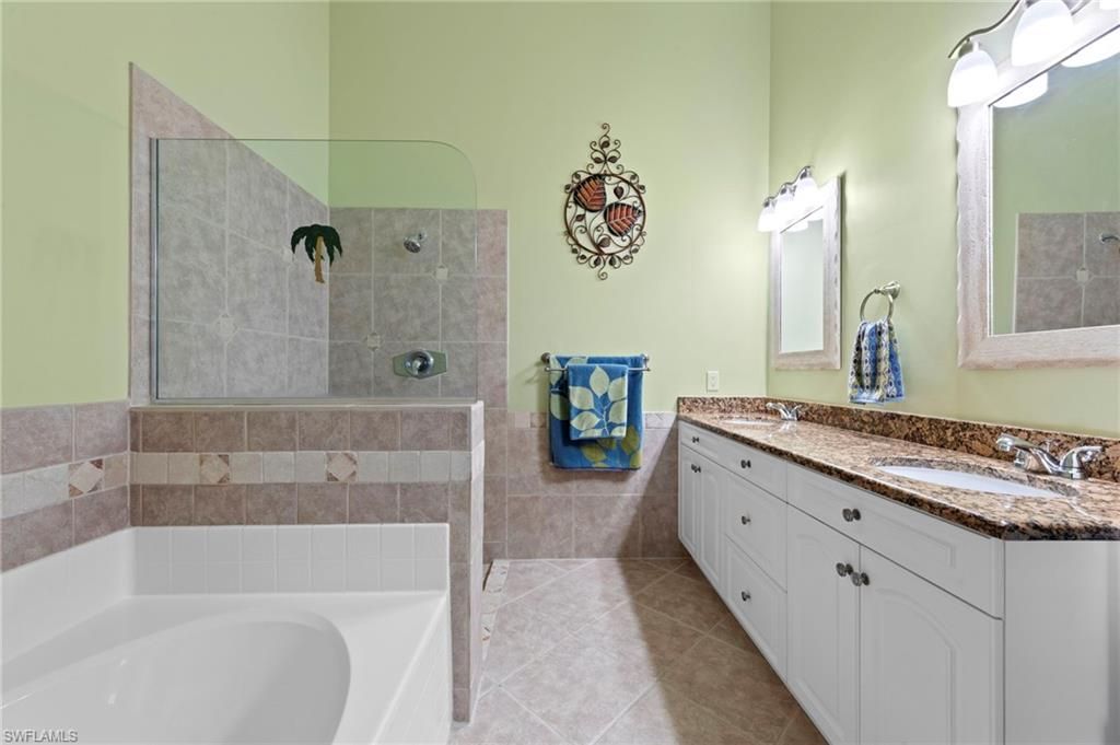 Bathroom, Dual Sink Vanities, Interior