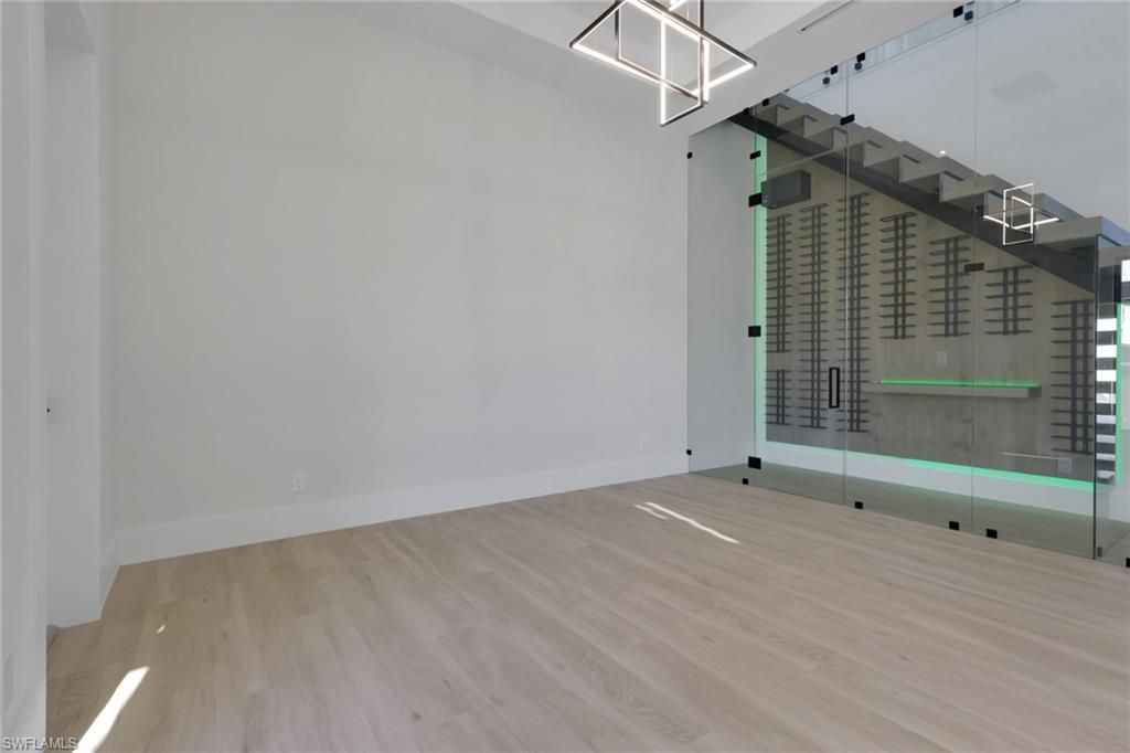 Empty room, Interior, Wine Storage, Wood Texture Flooring