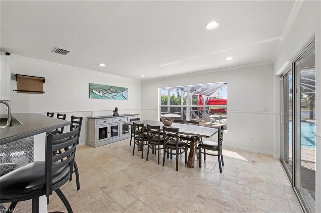 Dining room, Interior, Recessed Lighting