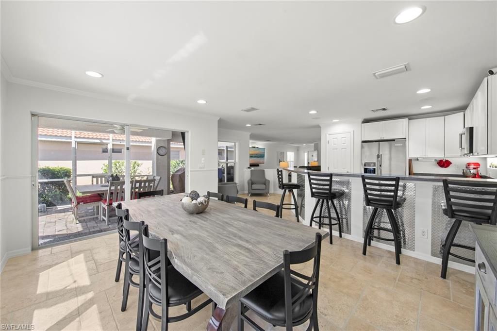 Dining room, Interior, Kitchen, Recessed Lighting, Stainless Steel Appliances